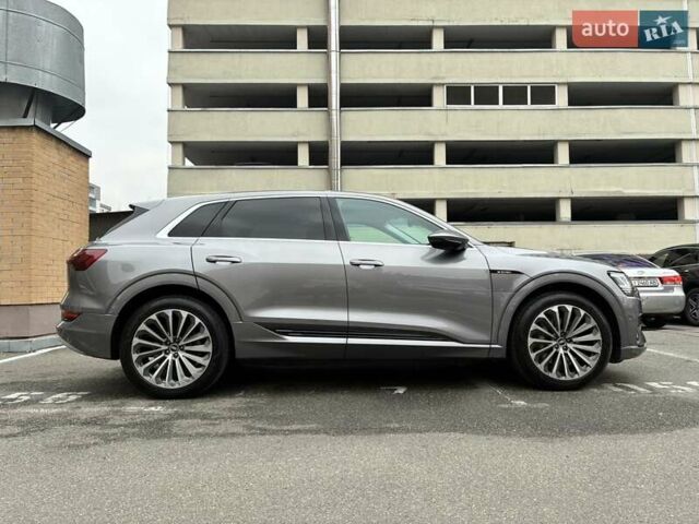 Серый Ауди E-Tron, объемом двигателя 0 л и пробегом 112 тыс. км за 31900 $, фото 9 на Automoto.ua