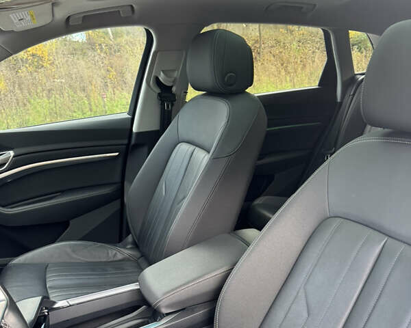 Серый Ауди E-Tron, объемом двигателя 0 л и пробегом 145 тыс. км за 29500 $, фото 82 на Automoto.ua