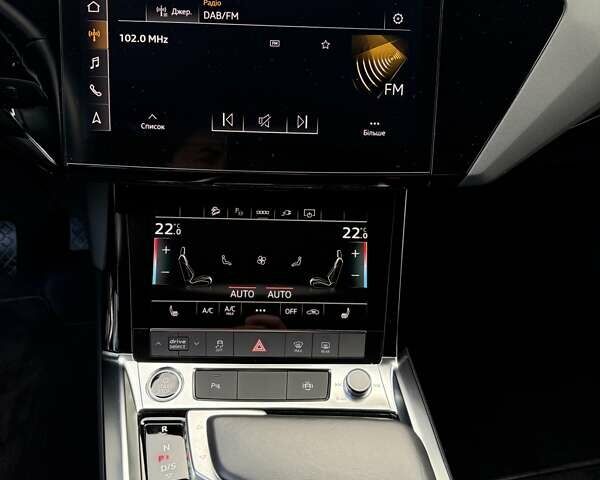 Серый Ауди E-Tron, объемом двигателя 0 л и пробегом 31 тыс. км за 40500 $, фото 36 на Automoto.ua