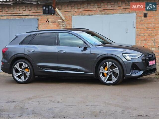 Сірий Ауді E-Tron, об'ємом двигуна 0 л та пробігом 100 тис. км за 41888 $, фото 112 на Automoto.ua