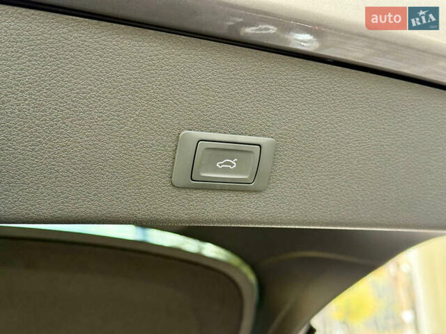 Серый Ауди E-Tron, объемом двигателя 0 л и пробегом 31 тыс. км за 46500 $, фото 10 на Automoto.ua