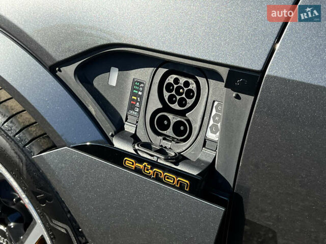 Серый Ауди E-Tron, объемом двигателя 0 л и пробегом 42 тыс. км за 47848 $, фото 82 на Automoto.ua