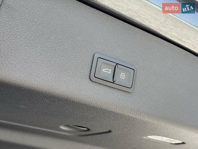 Серый Ауди E-Tron, объемом двигателя 0 л и пробегом 70 тыс. км за 39650 $, фото 7 на Automoto.ua