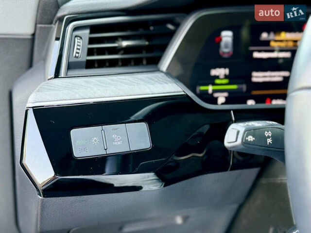 Серый Ауди E-Tron, объемом двигателя 0 л и пробегом 32 тыс. км за 35000 $, фото 28 на Automoto.ua