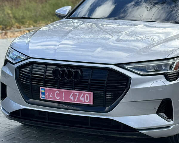 Серый Ауди E-Tron, объемом двигателя 0 л и пробегом 145 тыс. км за 29500 $, фото 3 на Automoto.ua