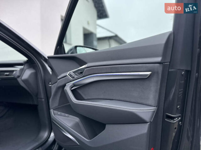 Серый Ауди E-Tron, объемом двигателя 0 л и пробегом 48 тыс. км за 49999 $, фото 87 на Automoto.ua