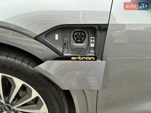 Серый Ауди E-Tron, объемом двигателя 0 л и пробегом 112 тыс. км за 31900 $, фото 44 на Automoto.ua