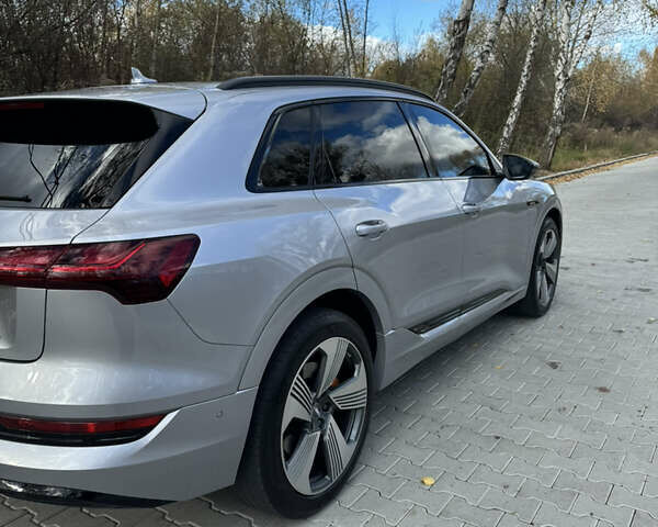 Серый Ауди E-Tron, объемом двигателя 0 л и пробегом 145 тыс. км за 29500 $, фото 20 на Automoto.ua