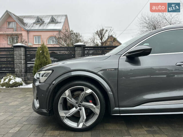 Серый Ауди E-Tron, объемом двигателя 0 л и пробегом 48 тыс. км за 49999 $, фото 12 на Automoto.ua