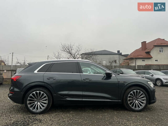 Серый Ауди E-Tron, объемом двигателя 0 л и пробегом 32 тыс. км за 41367 $, фото 8 на Automoto.ua