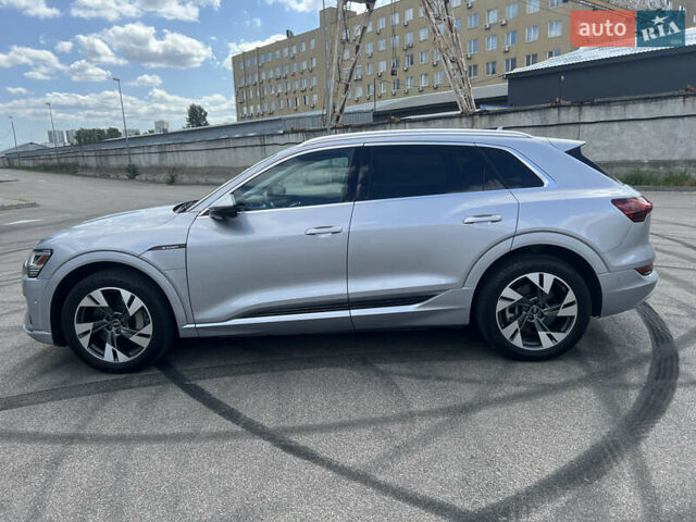 Сірий Ауді E-Tron, об'ємом двигуна 0 л та пробігом 22 тис. км за 48490 $, фото 7 на Automoto.ua