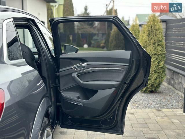 Сірий Ауді E-Tron, об'ємом двигуна 0 л та пробігом 22 тис. км за 49999 $, фото 83 на Automoto.ua