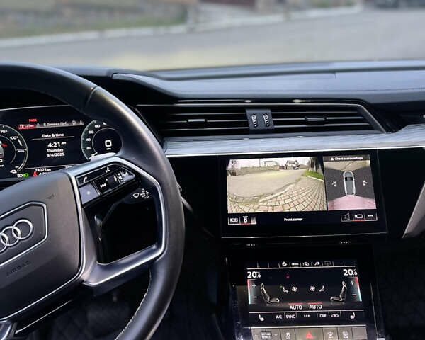 Серый Ауди E-Tron, объемом двигателя 0 л и пробегом 74 тыс. км за 37500 $, фото 34 на Automoto.ua