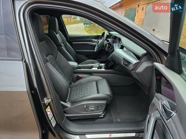 Сірий Ауді E-Tron, об'ємом двигуна 0 л та пробігом 100 тис. км за 41888 $, фото 39 на Automoto.ua