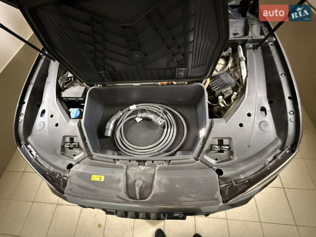 Серый Ауди E-Tron, объемом двигателя 0 л и пробегом 65 тыс. км за 53900 $, фото 38 на Automoto.ua