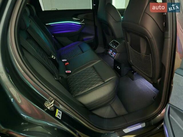 Сірий Ауді E-Tron, об'ємом двигуна 0 л та пробігом 100 тис. км за 41888 $, фото 26 на Automoto.ua