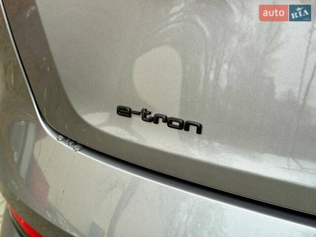 Серый Ауди E-Tron, объемом двигателя 0 л и пробегом 39 тыс. км за 44500 $, фото 16 на Automoto.ua