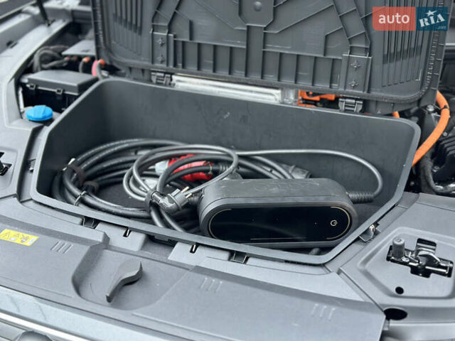 Серый Ауди E-Tron, объемом двигателя 0 л и пробегом 48 тыс. км за 49999 $, фото 99 на Automoto.ua