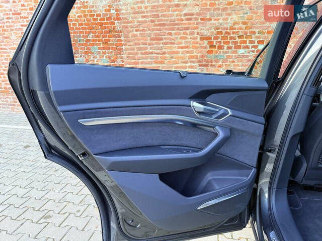 Серый Ауди E-Tron, объемом двигателя 0 л и пробегом 84 тыс. км за 39999 $, фото 41 на Automoto.ua