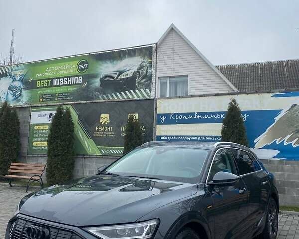 Сірий Ауді E-Tron, об'ємом двигуна 0 л та пробігом 26 тис. км за 34000 $, фото 27 на Automoto.ua