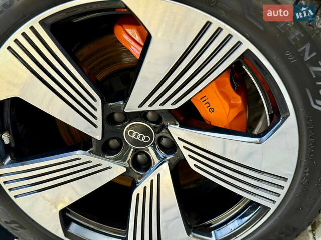 Серый Ауди E-Tron, объемом двигателя 0 л и пробегом 31 тыс. км за 46500 $, фото 19 на Automoto.ua