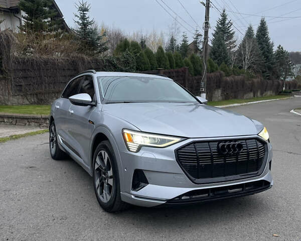 Серый Ауди E-Tron, объемом двигателя 0 л и пробегом 74 тыс. км за 37500 $, фото 27 на Automoto.ua