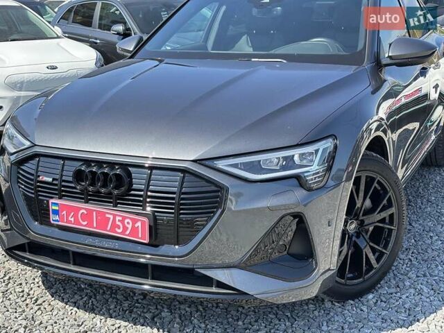 Серый Ауди E-Tron, объемом двигателя 0 л и пробегом 70 тыс. км за 39650 $, фото 2 на Automoto.ua