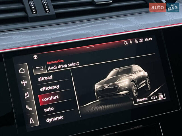 Серый Ауди E-Tron, объемом двигателя 0 л и пробегом 32 тыс. км за 41367 $, фото 77 на Automoto.ua
