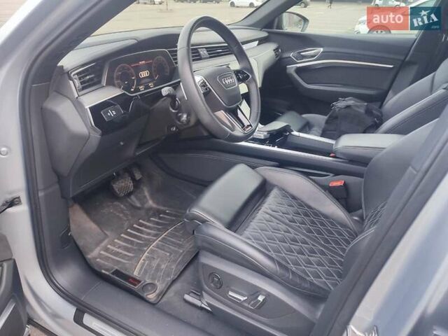 Сірий Ауді E-Tron, об'ємом двигуна 0 л та пробігом 36 тис. км за 47777 $, фото 46 на Automoto.ua