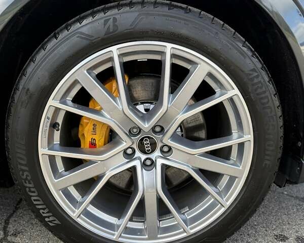 Серый Ауди E-Tron, объемом двигателя 0 л и пробегом 31 тыс. км за 40500 $, фото 31 на Automoto.ua