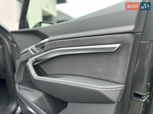 Сірий Ауді E-Tron, об'ємом двигуна 0 л та пробігом 48 тис. км за 49999 $, фото 89 на Automoto.ua