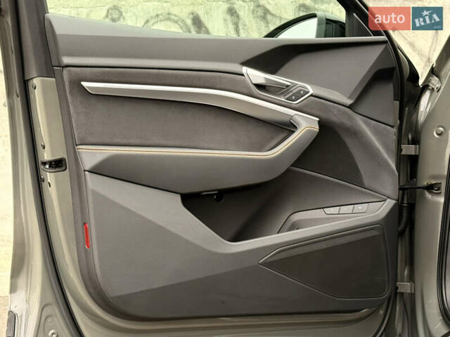 Серый Ауди E-Tron, объемом двигателя 0 л и пробегом 104 тыс. км за 39820 $, фото 29 на Automoto.ua