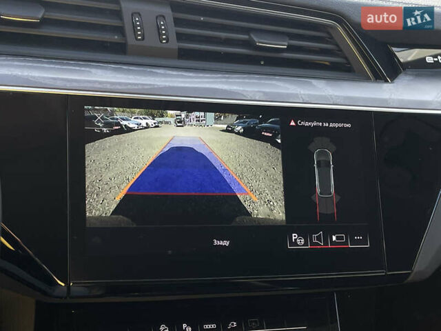 Серый Ауди E-Tron, объемом двигателя 0 л и пробегом 32 тыс. км за 42131 $, фото 71 на Automoto.ua