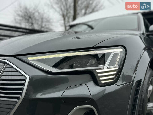 Серый Ауди E-Tron, объемом двигателя 0 л и пробегом 48 тыс. км за 49999 $, фото 27 на Automoto.ua