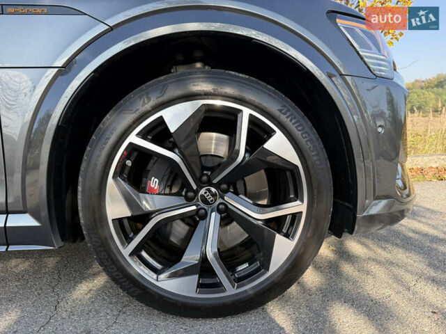 Серый Ауди E-Tron, объемом двигателя 0 л и пробегом 65 тыс. км за 53900 $, фото 23 на Automoto.ua