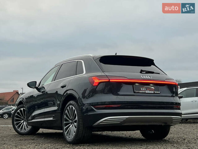 Серый Ауди E-Tron, объемом двигателя 0 л и пробегом 32 тыс. км за 41367 $, фото 5 на Automoto.ua