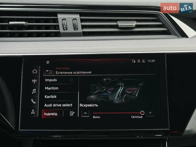 Серый Ауди E-Tron, объемом двигателя 0 л и пробегом 104 тыс. км за 39820 $, фото 58 на Automoto.ua