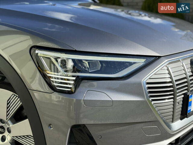 Серый Ауди E-Tron, объемом двигателя 0 л и пробегом 90 тыс. км за 33000 $, фото 10 на Automoto.ua