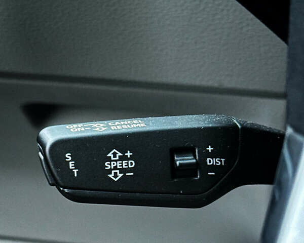 Серый Ауди E-Tron, объемом двигателя 0 л и пробегом 63 тыс. км за 40999 $, фото 30 на Automoto.ua