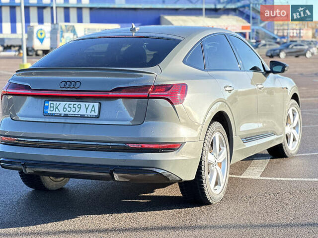 Сірий Ауді E-Tron, об'ємом двигуна 0 л та пробігом 58 тис. км за 45200 $, фото 10 на Automoto.ua