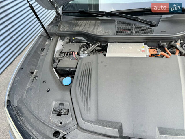 Серый Ауди E-Tron, объемом двигателя 0 л и пробегом 32 тыс. км за 35000 $, фото 30 на Automoto.ua