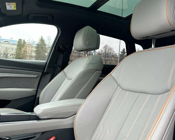 Сірий Ауді E-Tron, об'ємом двигуна 0 л та пробігом 45 тис. км за 38900 $, фото 21 на Automoto.ua