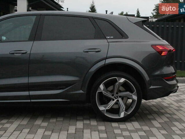 Серый Ауди E-Tron, объемом двигателя 0 л и пробегом 44 тыс. км за 44700 $, фото 4 на Automoto.ua