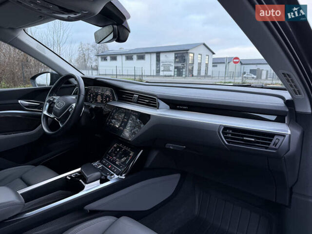 Серый Ауди E-Tron, объемом двигателя 0 л и пробегом 197 тыс. км за 23900 $, фото 21 на Automoto.ua