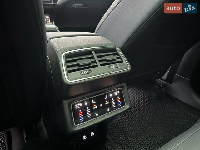 Сірий Ауді E-Tron, об'ємом двигуна 0 л та пробігом 80 тис. км за 39900 $, фото 10 на Automoto.ua