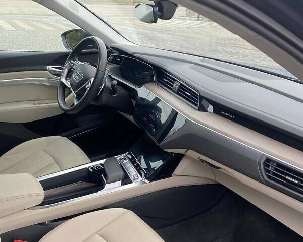 Сірий Ауді E-Tron, об'ємом двигуна 0 л та пробігом 26 тис. км за 34000 $, фото 22 на Automoto.ua