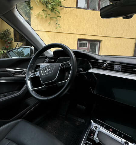 Сірий Ауді E-Tron, об'ємом двигуна 0 л та пробігом 5 тис. км за 42000 $, фото 9 на Automoto.ua