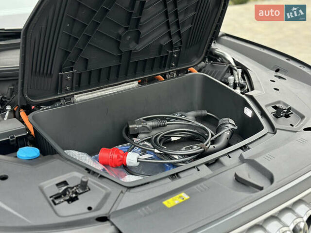 Сірий Ауді E-Tron, об'ємом двигуна 0 л та пробігом 22 тис. км за 49999 $, фото 102 на Automoto.ua