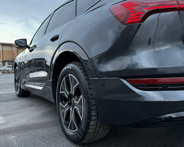 Серый Ауди E-Tron, объемом двигателя 0 л и пробегом 197 тыс. км за 23900 $, фото 12 на Automoto.ua