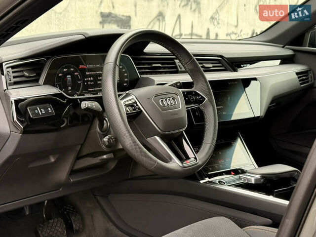 Серый Ауди E-Tron, объемом двигателя 0 л и пробегом 104 тыс. км за 39820 $, фото 33 на Automoto.ua